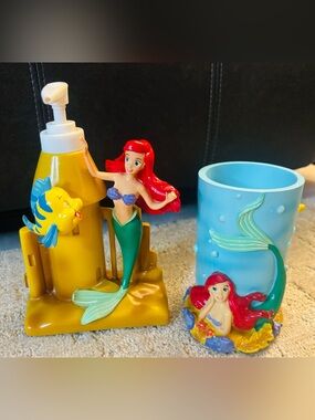 Vintage Disney Little Mermaid Soap Dispenser & Toothbrush Holder/Tumbler